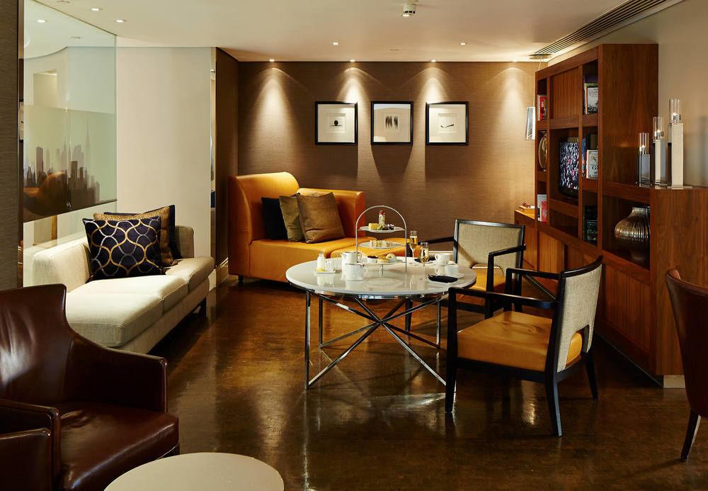 London Marriott Hotel Canary Wharf Exterior foto The Club at London Heathrow Airport