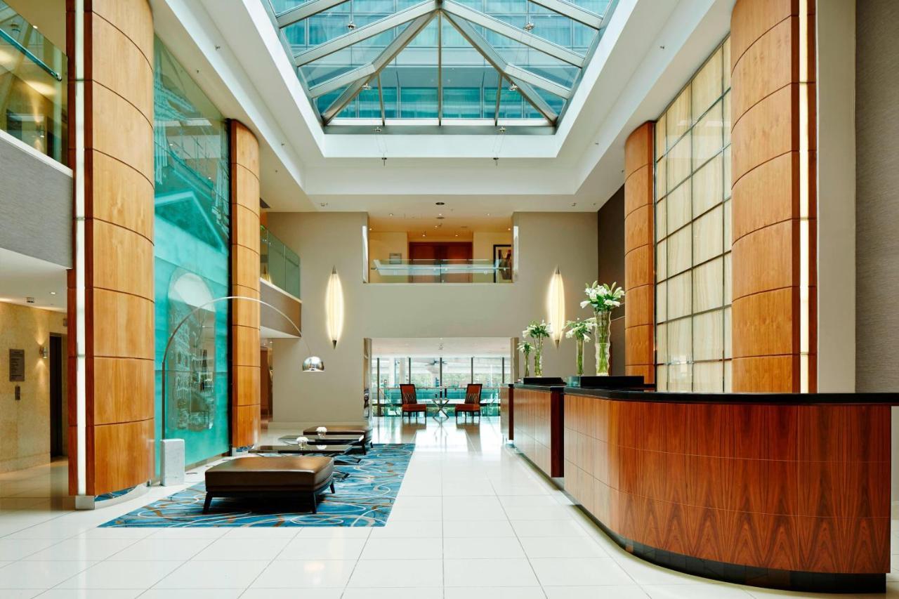 London Marriott Hotel Canary Wharf Exterior foto The lobby of the Westin Palace, Brussels