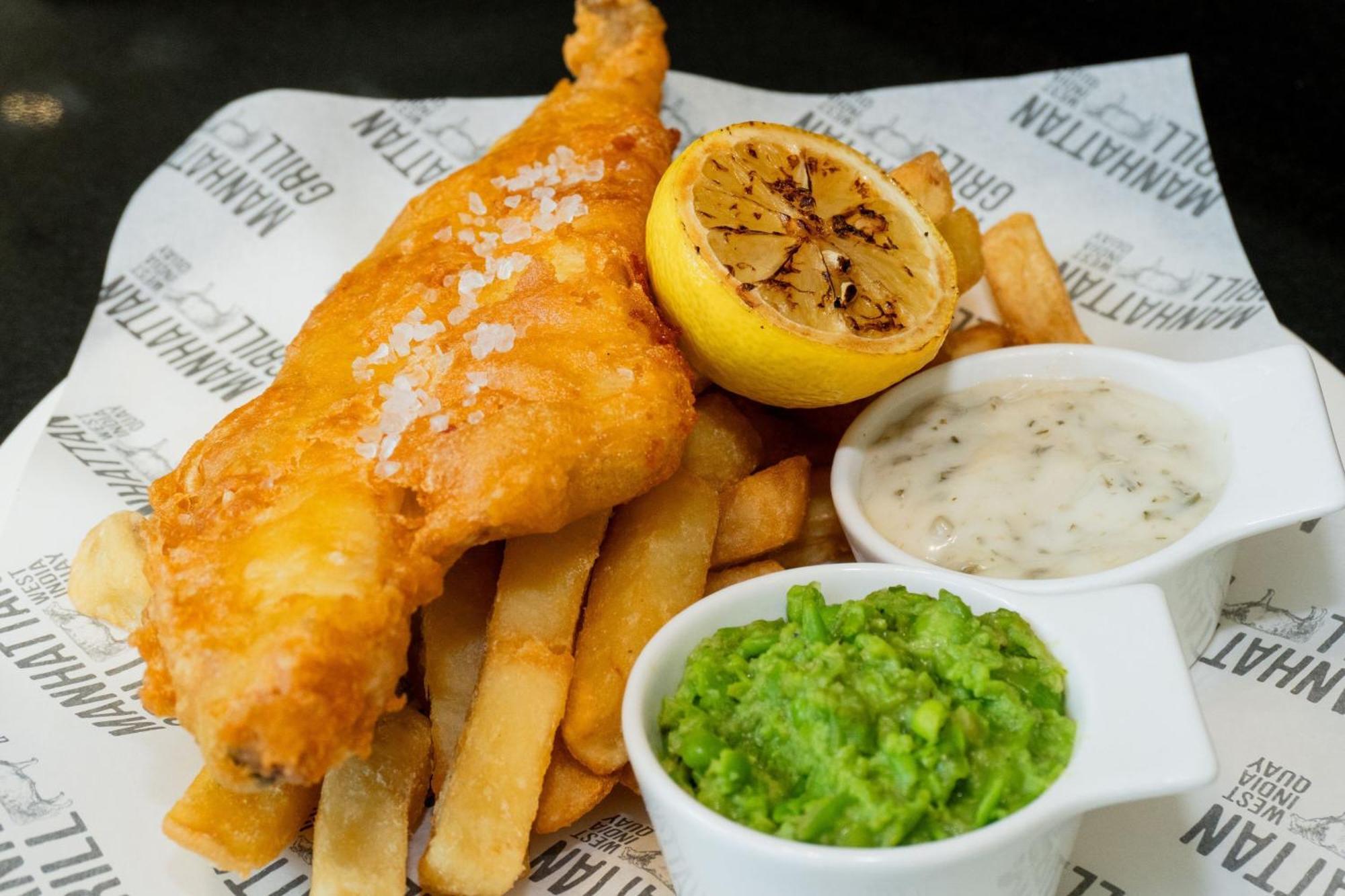 London Marriott Hotel Canary Wharf Exterior foto Fish and chips
