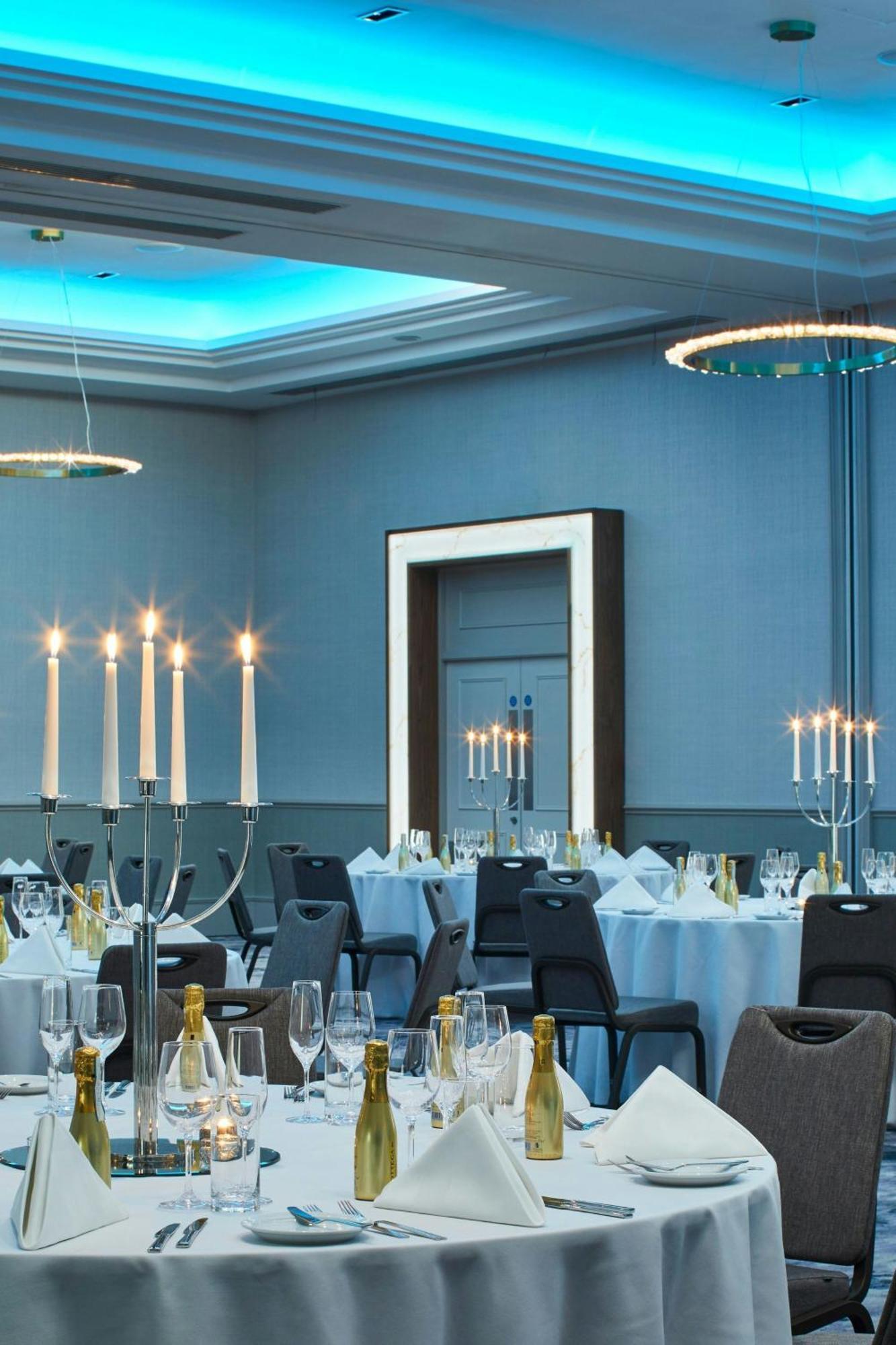 London Marriott Hotel Canary Wharf Exterior foto The Blue Room